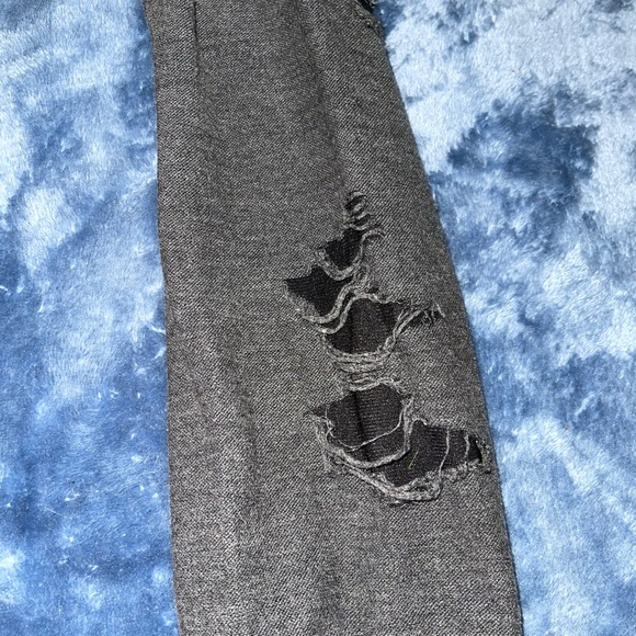 Gray ripped sweatshirt - Picture 2 of 2